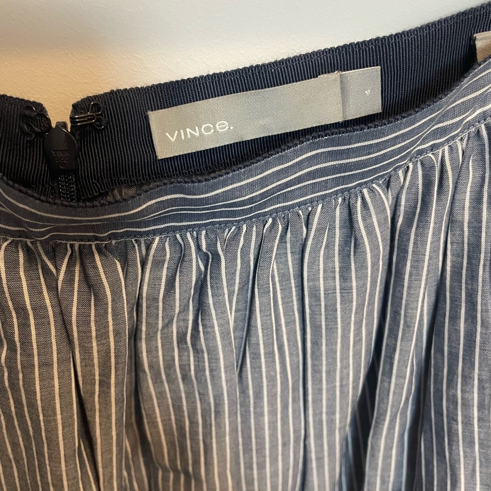 Vince NWOT A-Line Pinstripe Skirt, Size 4, 100% Cotton - Picture 3 of 4